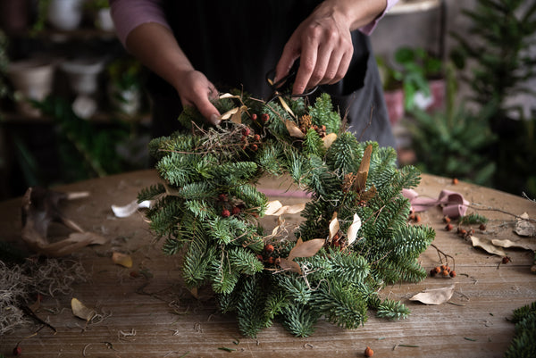 How to Make a Christmas Wreath With Fresh Branches