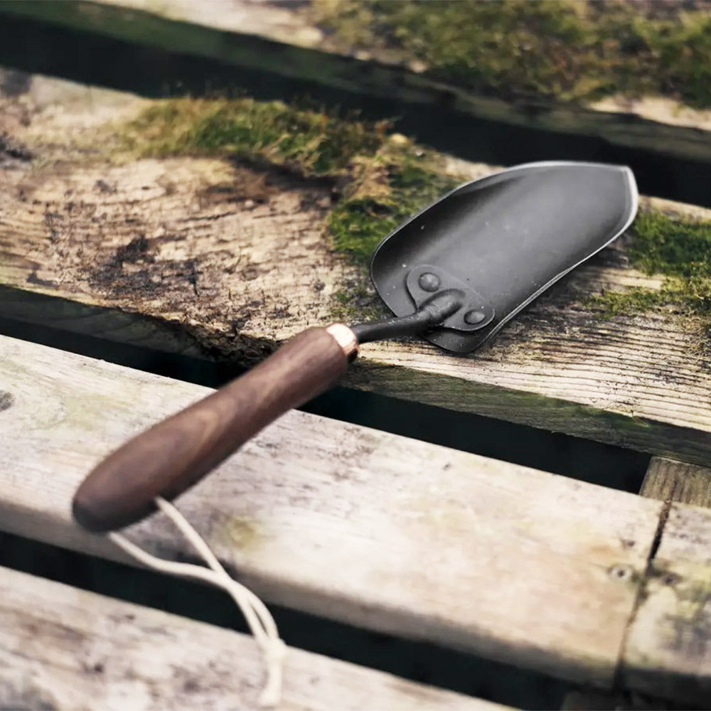 Barebones Garden Trowel